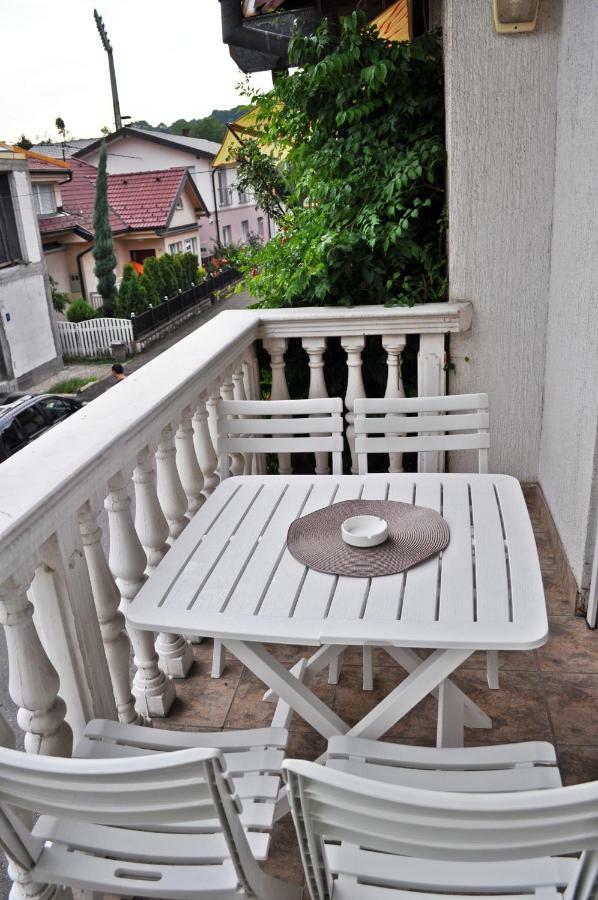 Apartman Dina Apartment Tuzla Bagian luar foto