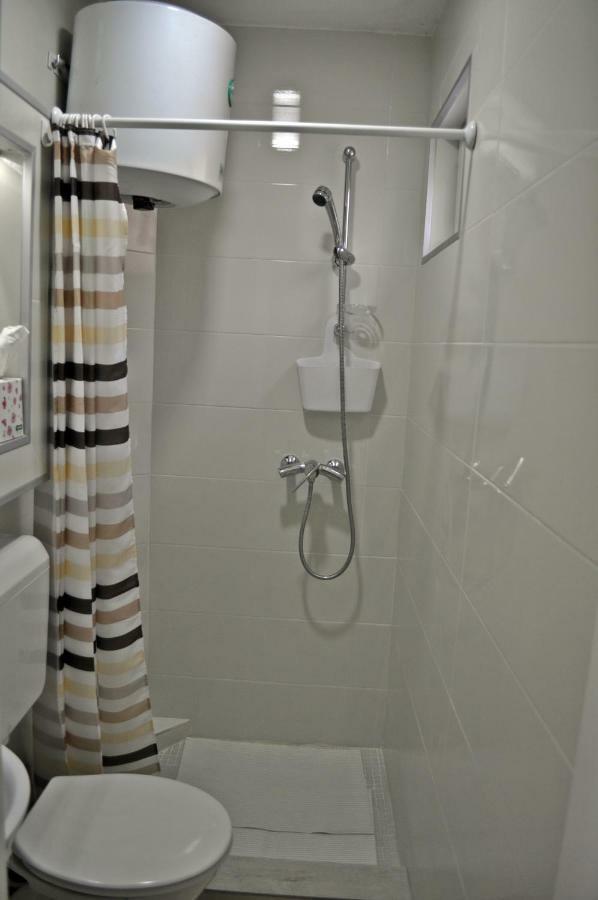 Apartman Dina Apartment Tuzla Bagian luar foto