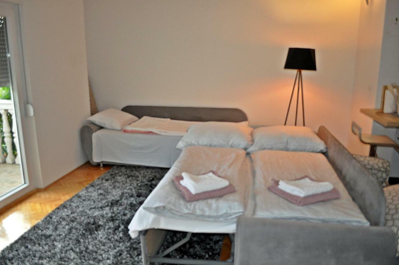 Apartman Dina Apartment Tuzla Bagian luar foto