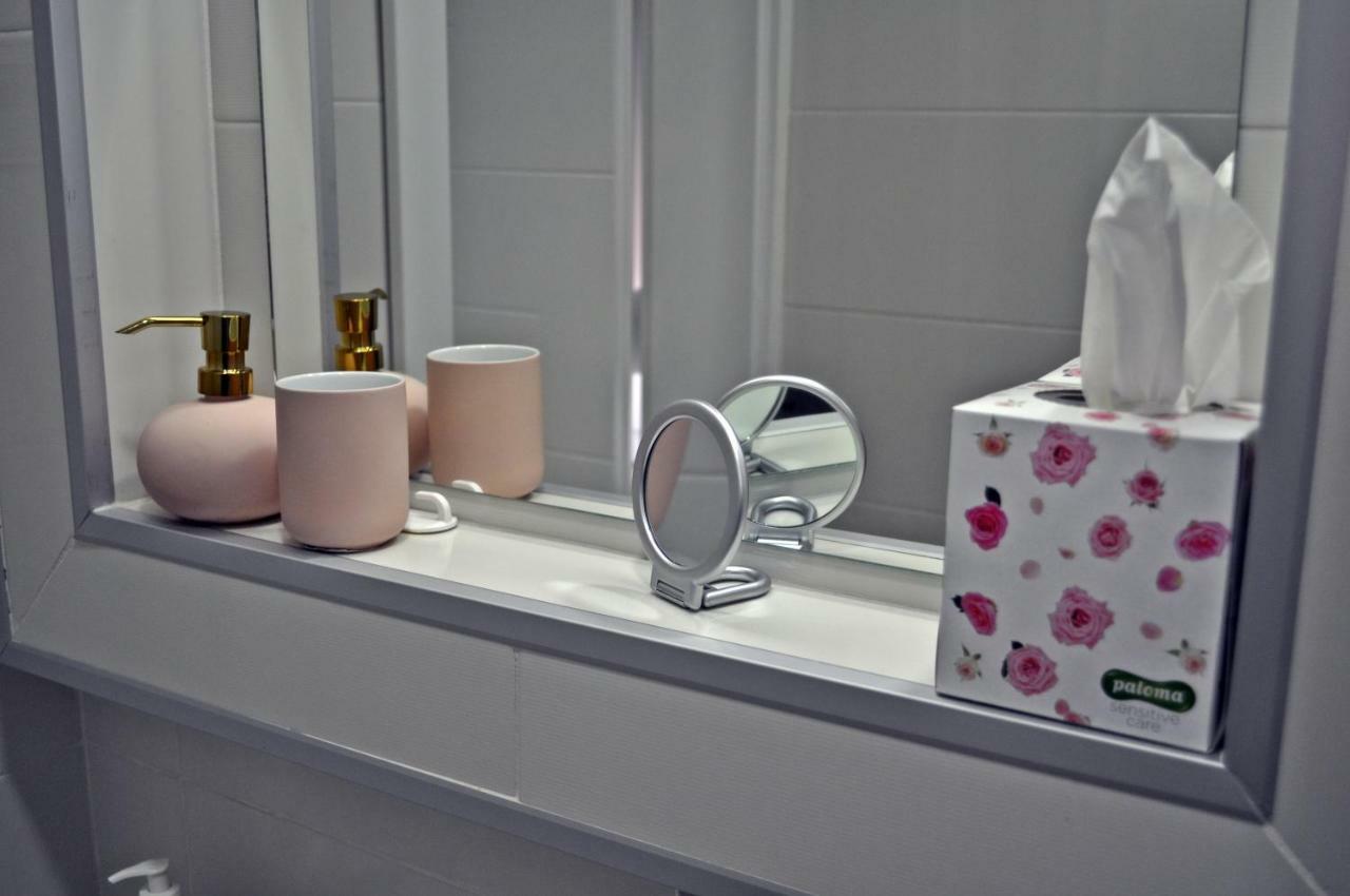 Apartman Dina Apartment Tuzla Bagian luar foto