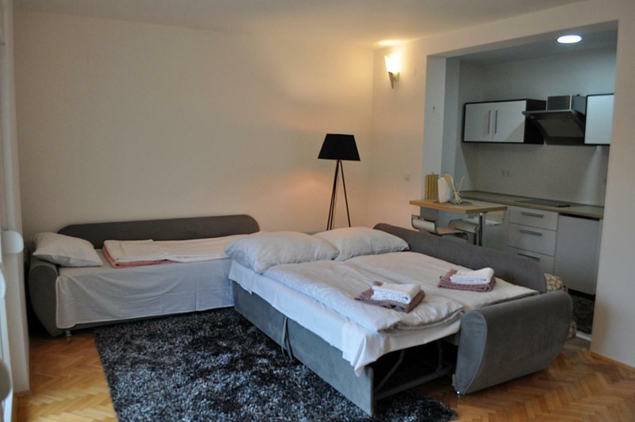 Apartman Dina Apartment Tuzla Bagian luar foto